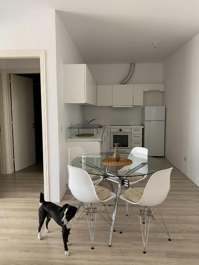 Summer Getaway: Stunning 1 Bedroom Apartment! Polis Luaran gambar