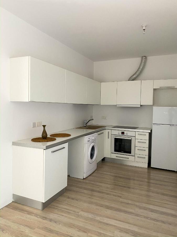 Summer Getaway: Stunning 1 Bedroom Apartment! Polis Luaran gambar