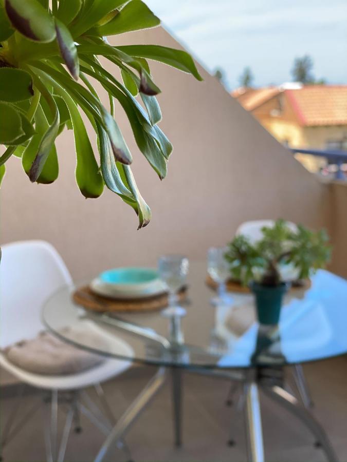 Summer Getaway: Stunning 1 Bedroom Apartment! Polis Luaran gambar
